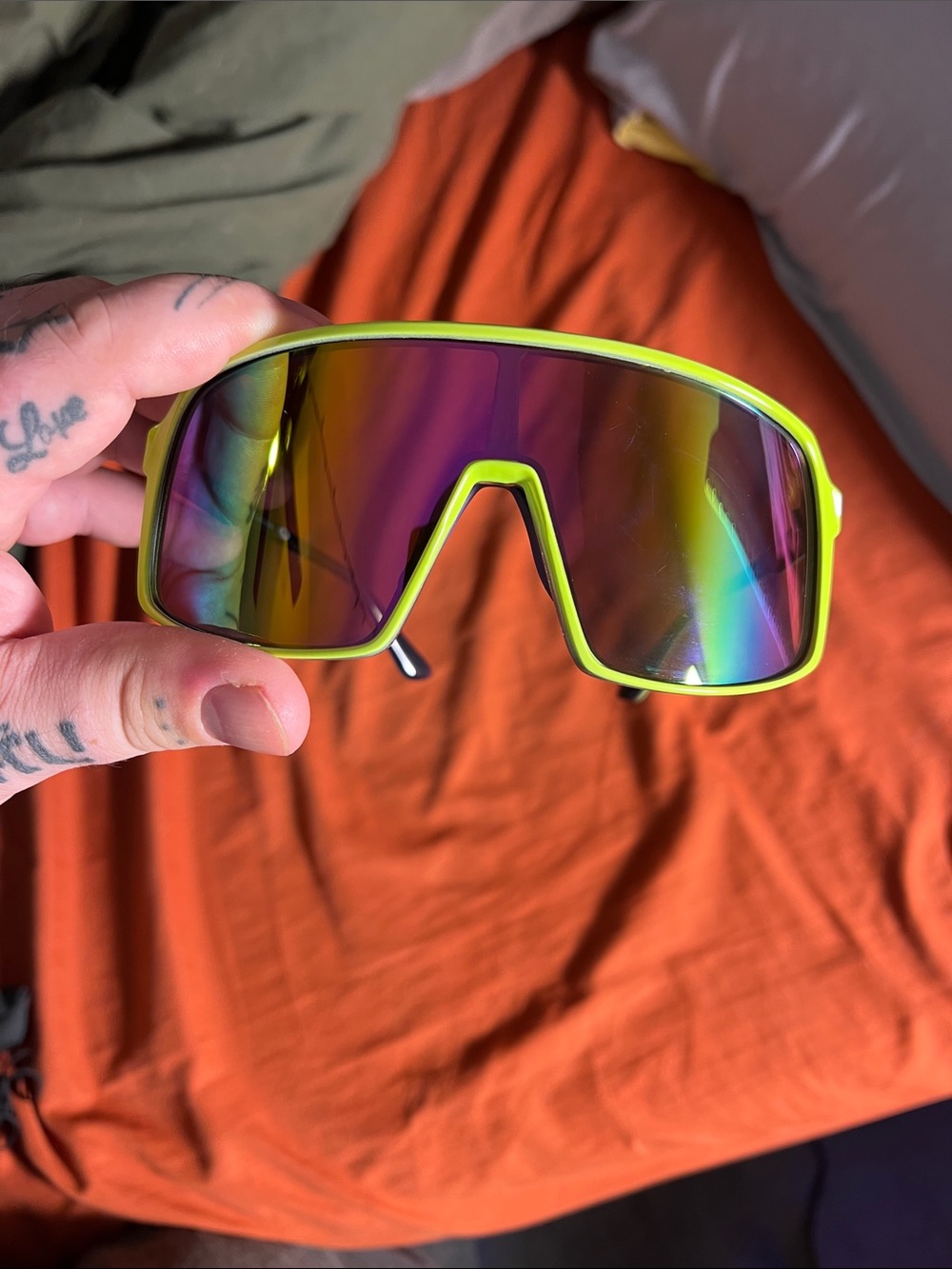 BODY GLOVE OVERSIZED POLARIZED SHIELD SUNGLASSES UNISEX
